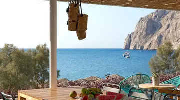 Kamari Beach Hotel