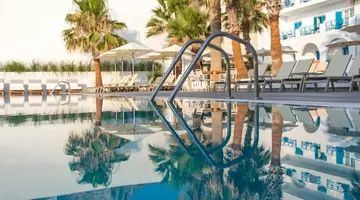Kamari Beach Hotel
