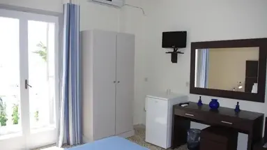 Kamari Blu Hotel