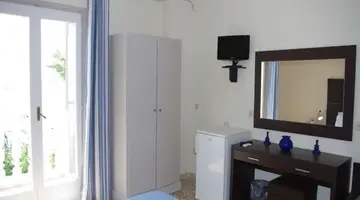 Kamari Blue Boutique Hotel