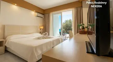 Kamari Plus Hotel