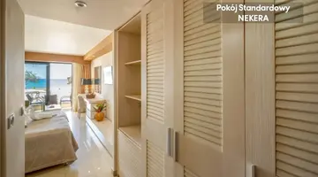 Kamari Plus Hotel