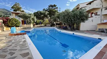 KAMPOS VILLAGE RESORT