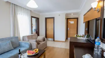 KANDELOR HOTEL
