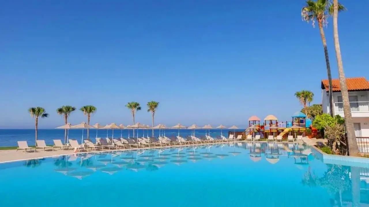 Kapetanios Aqua Resort