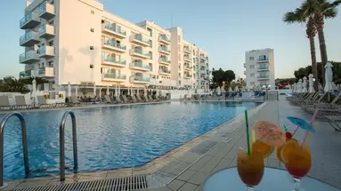 Kapetanios Bay Hotel