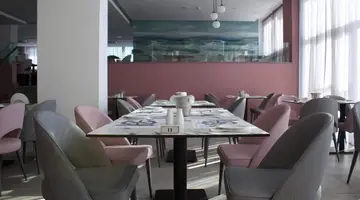 KAPETANIOS BAY HOTEL