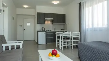 KAPETANIOS BAY HOTEL