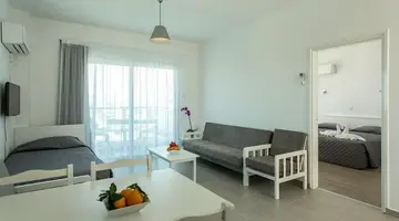 Kapetanios Bay Hotel