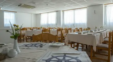 Kapetanios Bay Hotel