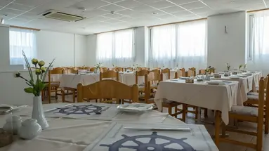 Kapetanios Bay Hotel