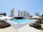 KAPETANIOS BAY HOTEL