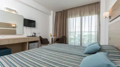 KAPETANIOS BAY HOTEL