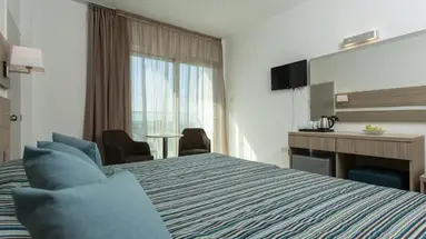 KAPETANIOS BAY HOTEL