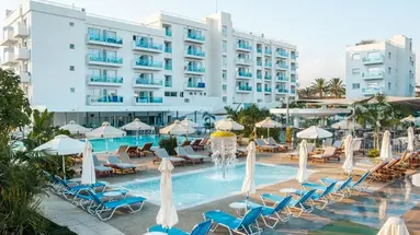 Kapetanios Bay