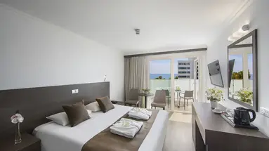 Kapetanios Limassol Hotel