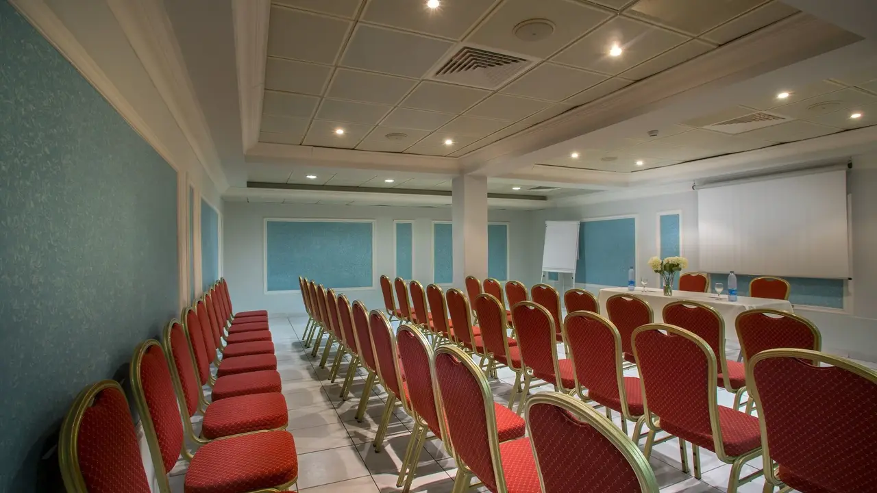 Kapetanios Limassol Hotel