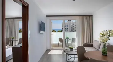 Kapetanios Limassol Hotel