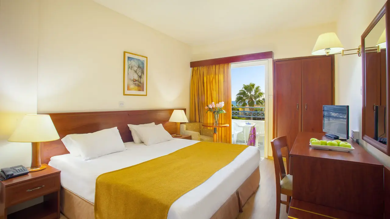 Kapetanios Limassol Hotel