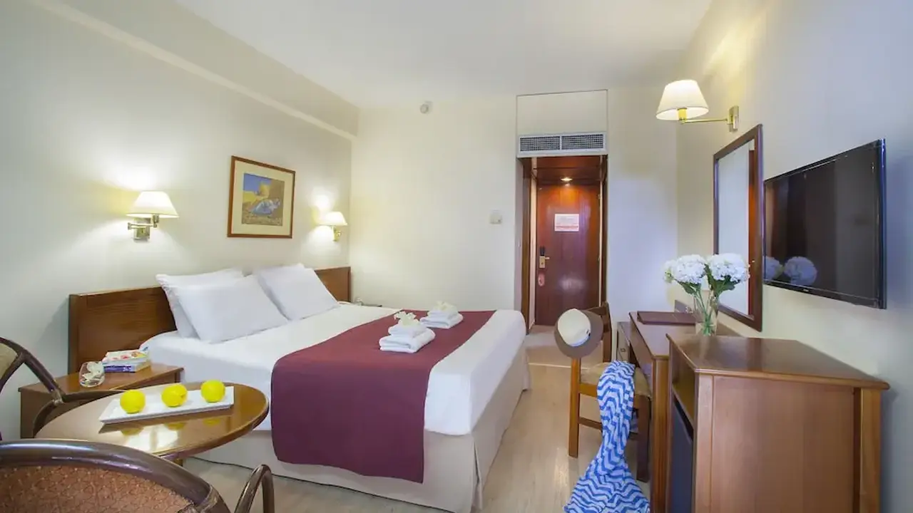 Kapetanios Odysseia Hotel