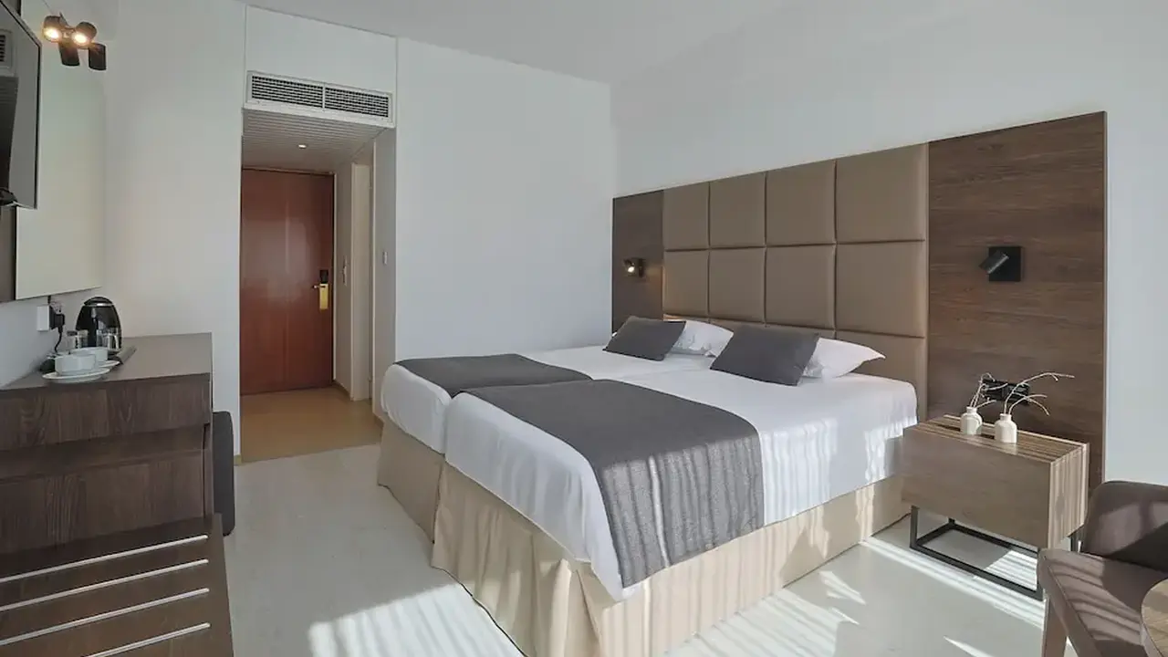 Kapetanios Odysseia Hotel