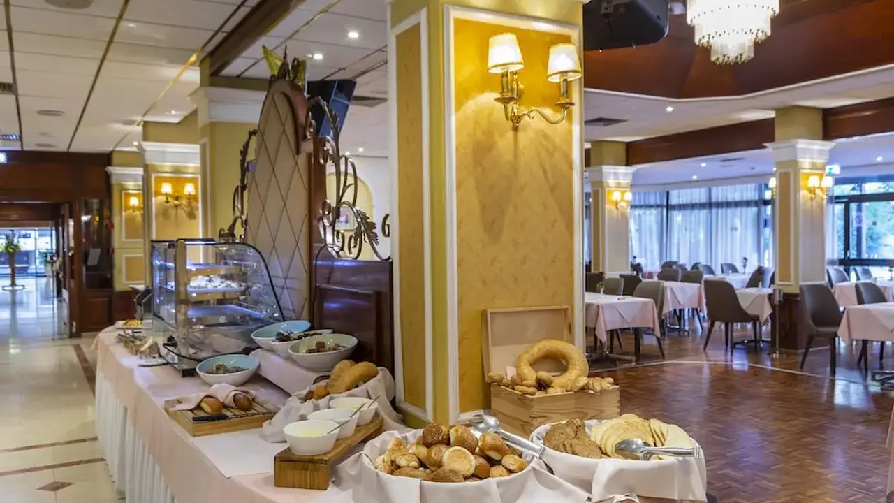Kapetanios Odysseia Hotel