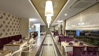 Karmir Resort & Spa