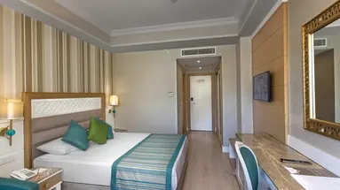 Karmir Resort & Spa