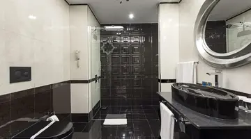 Karmir Resort & Spa
