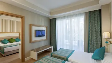 Karmir Resort & Spa