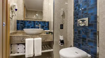Karmir Resort & Spa