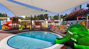 Karmir Resort & Spa