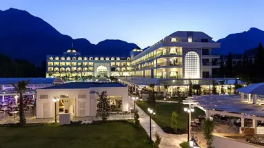 Karmir Resort & Spa