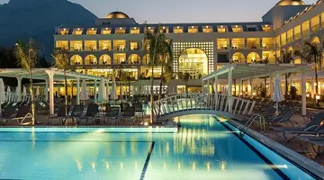 Karmir Resort & Spa