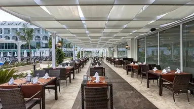 Karmir Resort & Spa