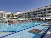 KARMIR RESORT & SPA