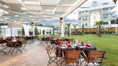 Karmir Resort & Spa