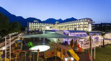 Karmir Resort & Spa