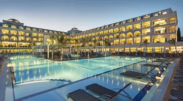 Karmir Resort & Spa