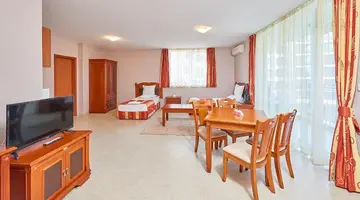 Karolina (Hotel Part)