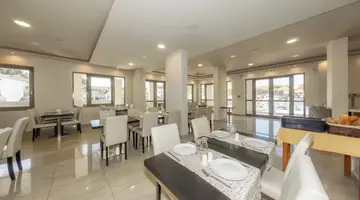 Karras Hotel