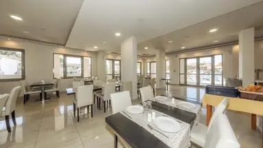Karras Hotel