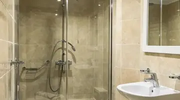 Karras Hotel