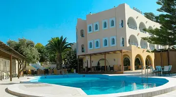 KARTEROS HOTEL