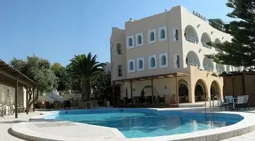 KARTEROS HOTEL