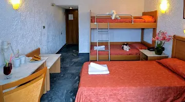 KARTEROS HOTEL