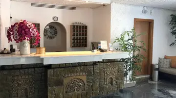 KARTEROS HOTEL