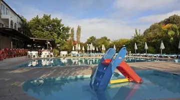 KASSANDRA FAMILY APARTHOTEL