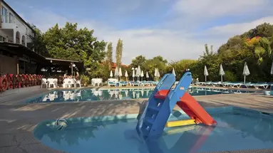 KASSANDRA FAMILY APARTHOTEL