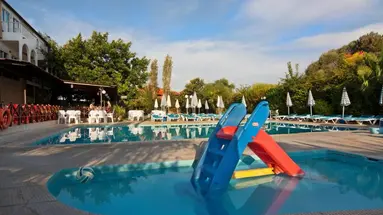 KASSANDRA FAMILY APARTHOTEL